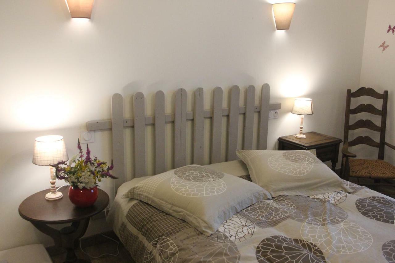 Chambres Aux Bonnes Herbes Bais  Exterior photo